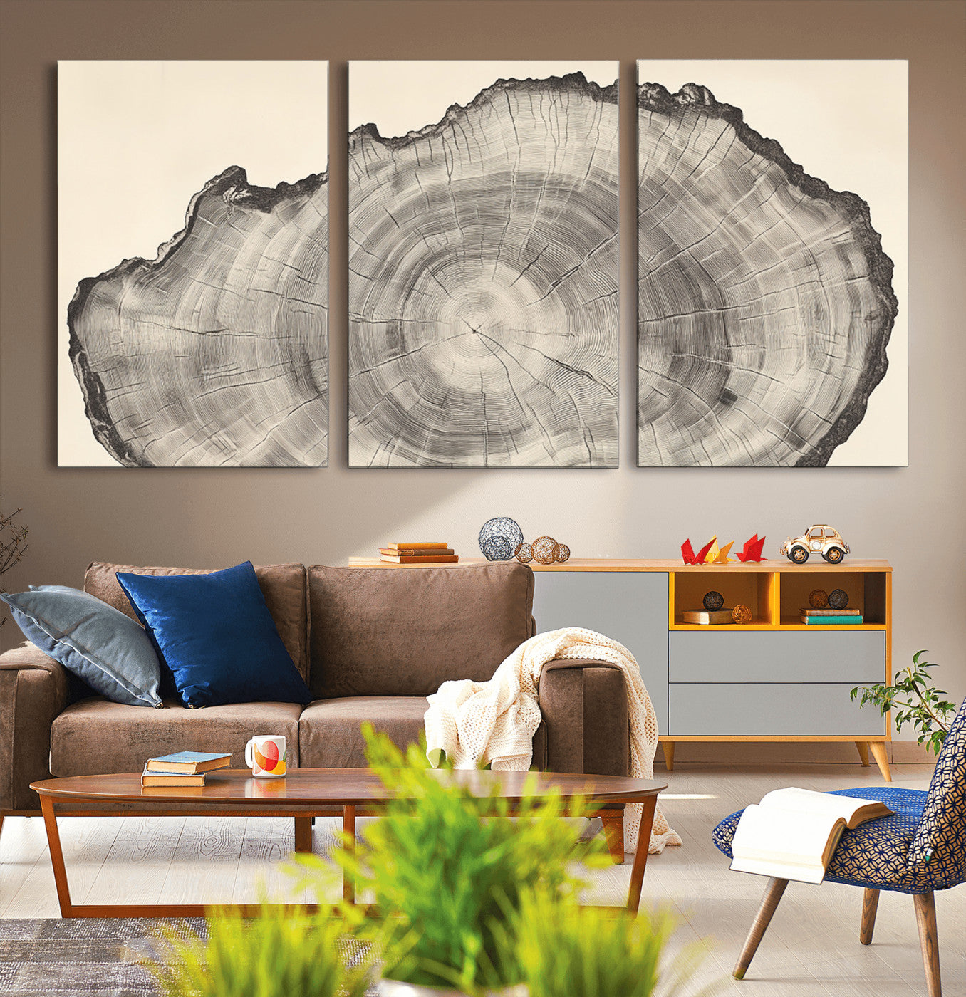 Detailed tree ring drawing in monochrome tones, ideal for rustic or nature-inspired interiors with a minimal decor aesthetic.